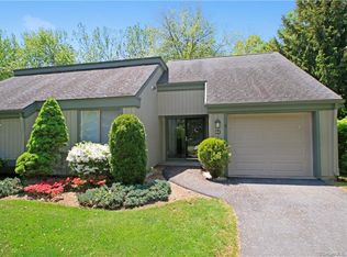 11 Heritage Crst #C, Southbury, CT 06488
