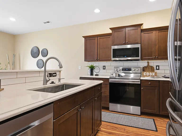 3091 Eagle Loop NE — Photo 9