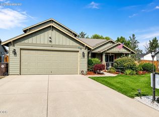 2155 NW 22nd St, Redmond, OR 97756