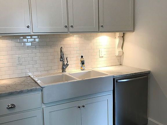Kitchen has dishwasher.