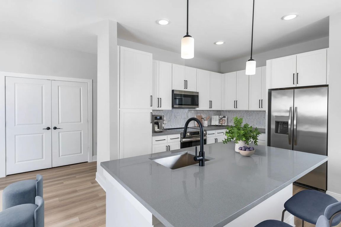 Choose your style with two distinct finish packages and enjoy a sleek ENERGY STAR stainless steel appliance package.