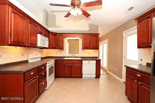 2457 Saddleridge Dr — Photo 16