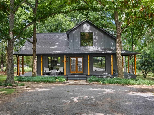 106 Fairview Rd, Searcy, AR 72143
