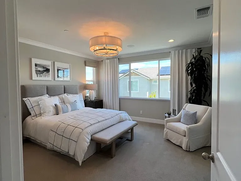 809 Cosmos Dr — Photo 4