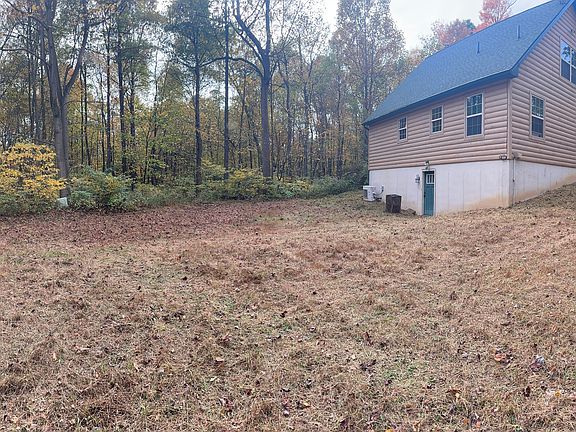 3rd image of 572 Nealman Rd