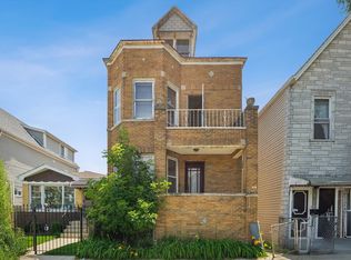 3039 N Gresham Ave, Chicago, IL 60618