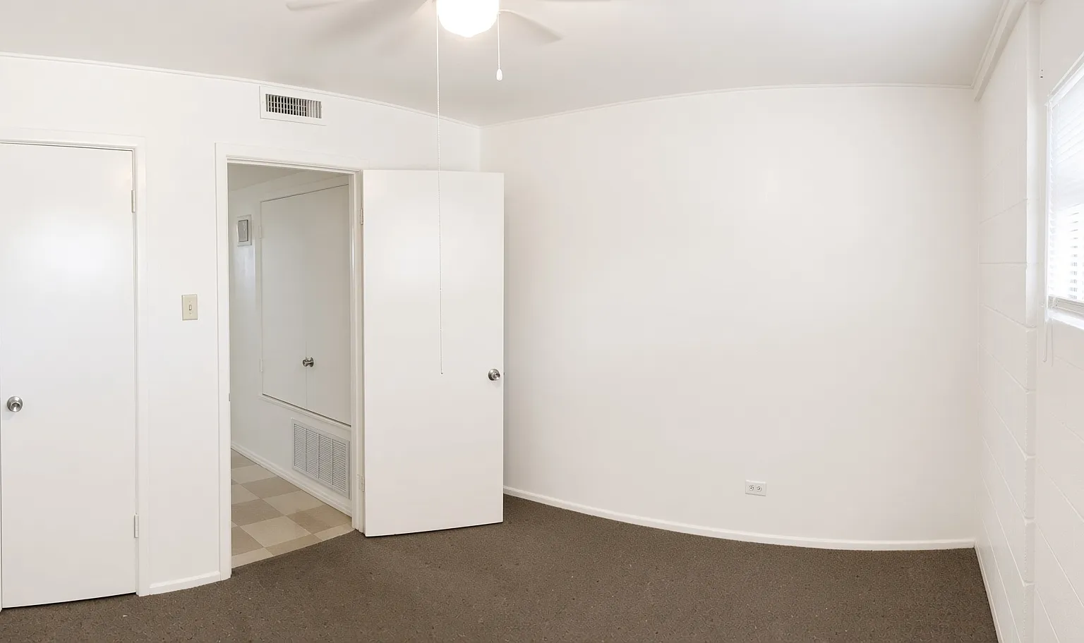 1402 Clark Blvd — Photo 1