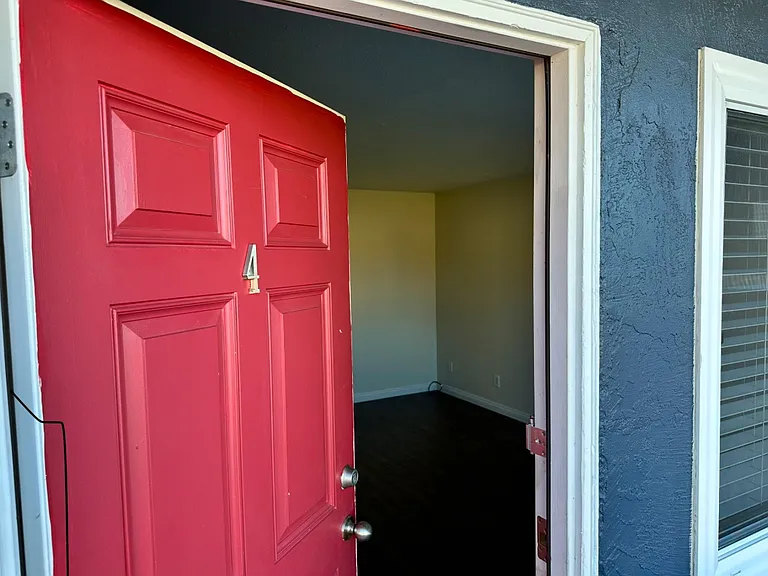 163 Pleasant Ave #4 — Photo 20