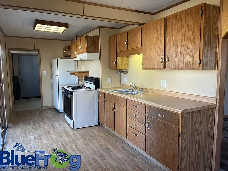1131 S Greenwood Ave — Photo 14