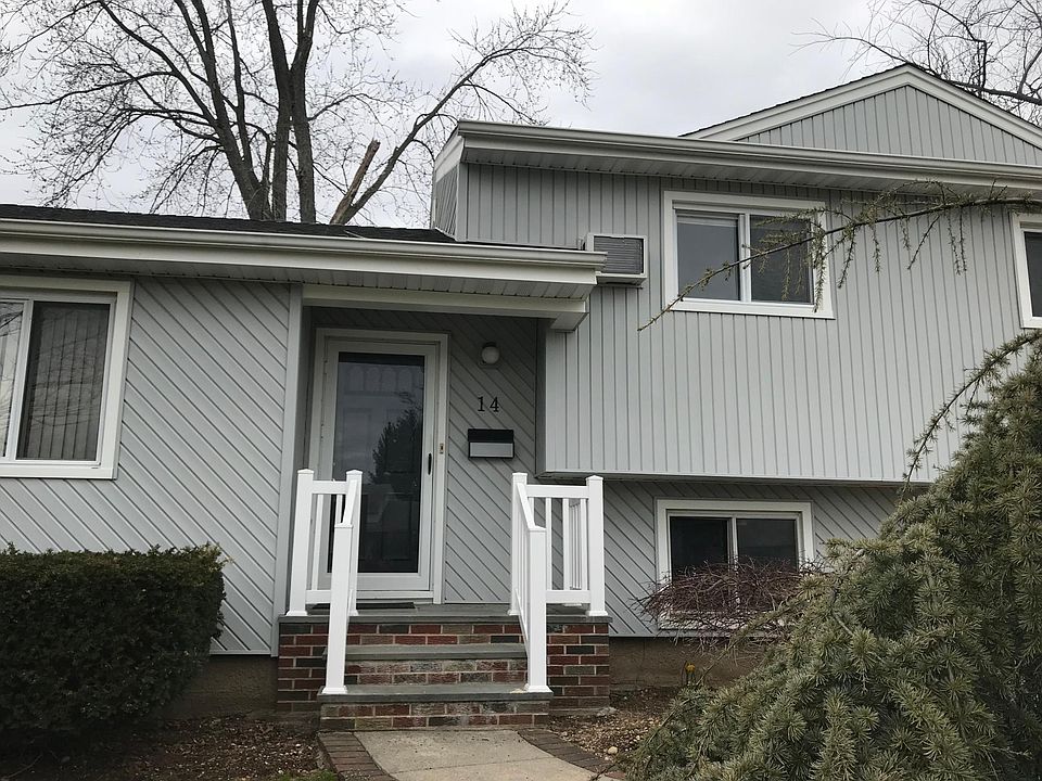 1st image of 14 Chatham Ct