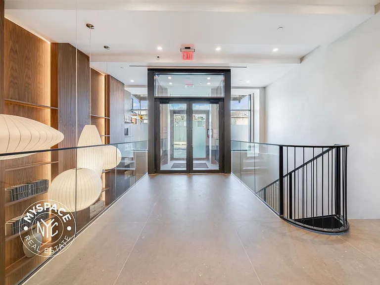 527 Grand Ave #105 — Photo 22