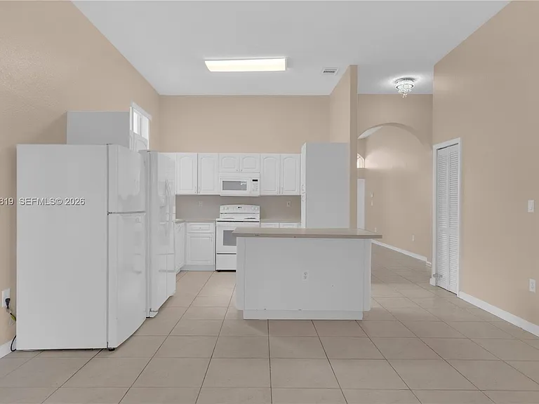 15339 SW 32nd Ter — Photo 11