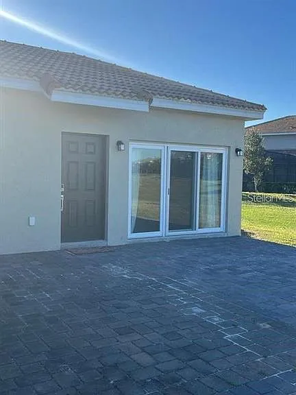 1019 Oak Bluff Dr — Photo 1