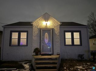 1605 W 9th St, Sioux Falls, SD 57104