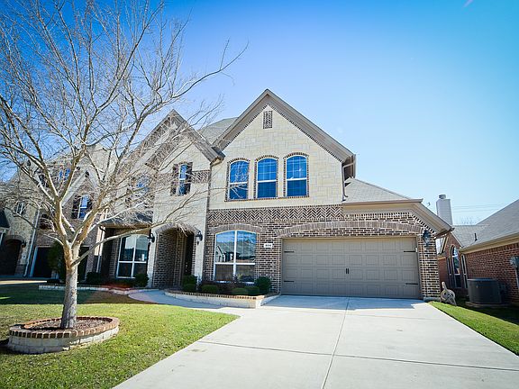 2nd image of 804 Sutherland Dr