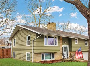 905 Vine St, Wamego, KS 66547