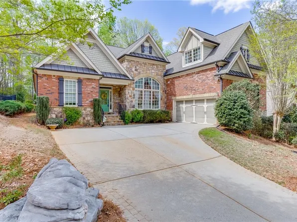 1360 Ashbury Park Dr, Hoschton, GA 30548