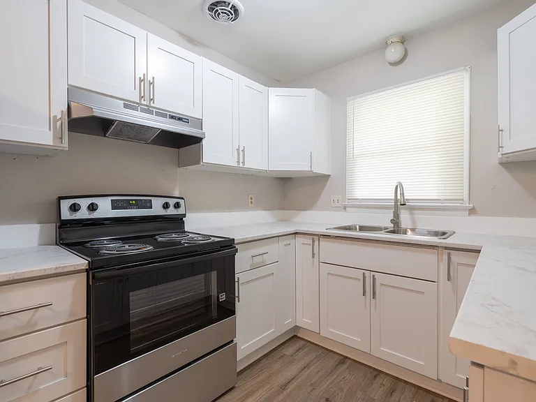 344 Woodview Ave #A — Photo 8