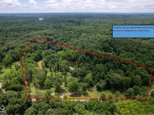 9858 Sweetwater Trl, Trafalgar, IN 46181