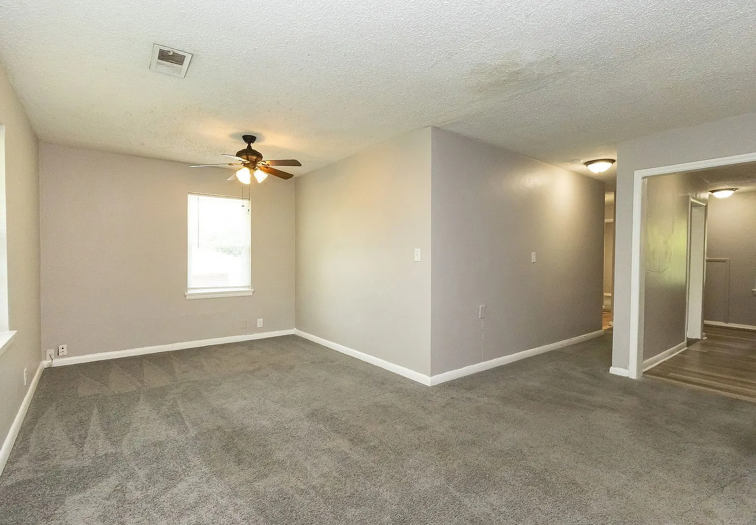 2 bed, 1.0 bath, $895 — Photo 3