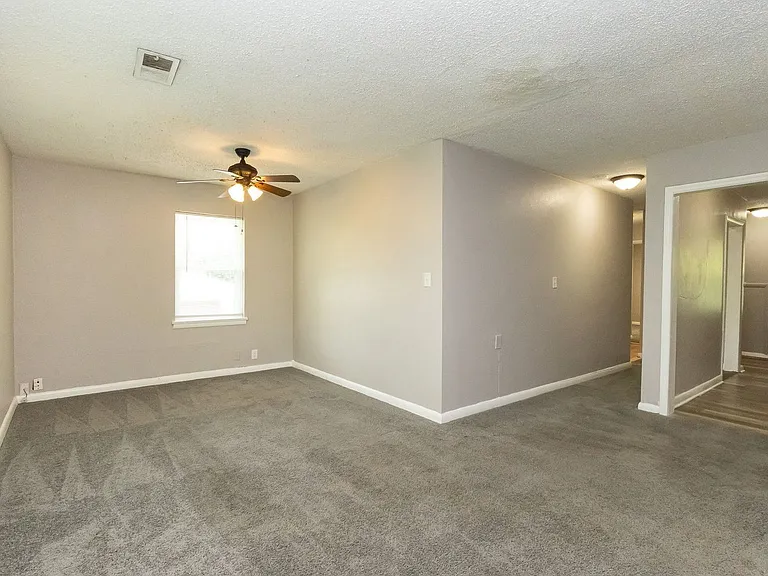 305 Sunrise Ln #C — Photo 6