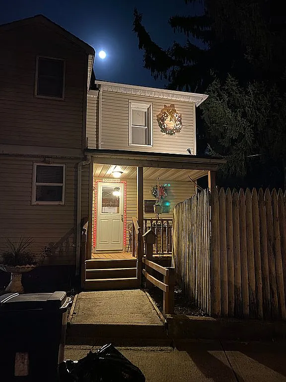 140 Linden Ave photo 1