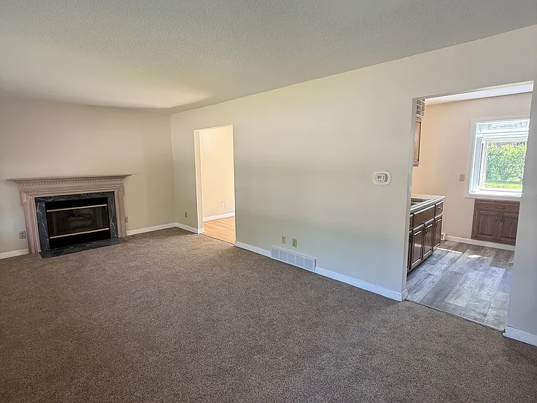 3309 S Hampton Dr — Photo 2