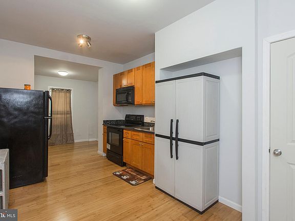 2nd image of 3313 N Park Ave #1