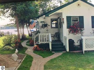 7324 Williams Ct, Elk Rapids, MI 49629