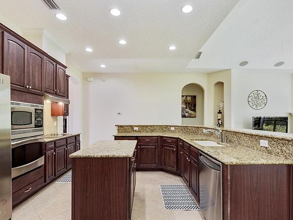 3rd image of 552 Saddlestone Dr