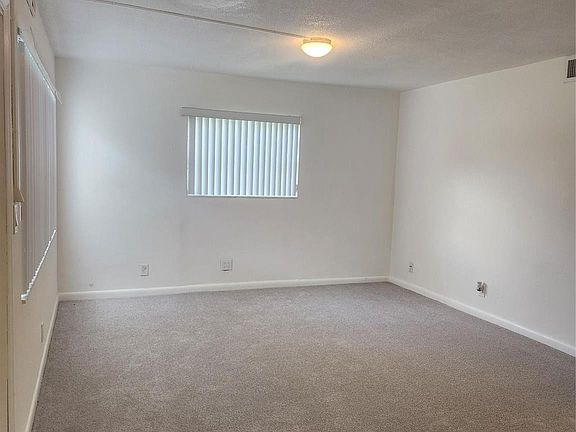 4th image of 4165 SW 67th Avenue #101B