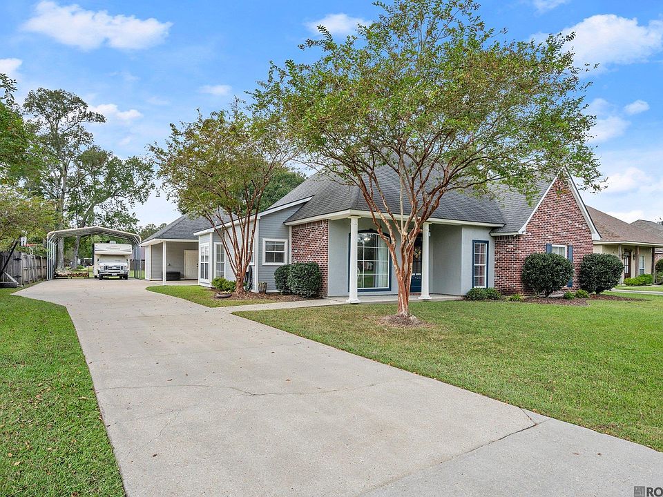 1st image of 17425 Lauren Dr