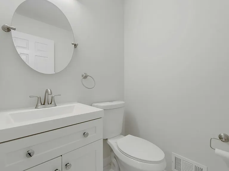 35 Reagan Way — Photo 6