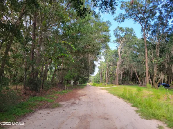 155 Trotters Loop, Beaufort, SC 29907