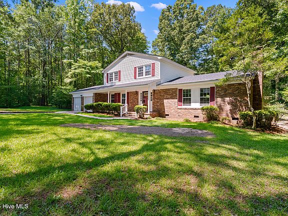 3rd image of 755 Cumberland Circle