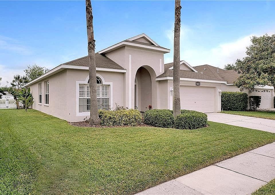 Outside view of the house.