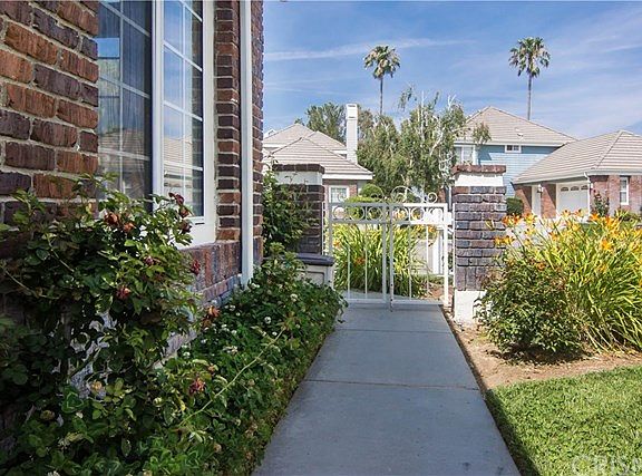 3rd image of 25909 Bellis Dr