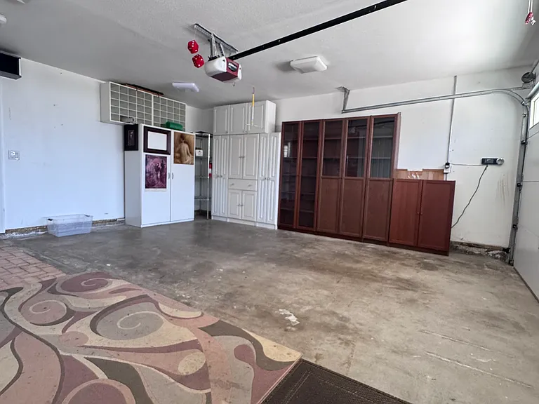 10500 Jordan Ave — Photo 17