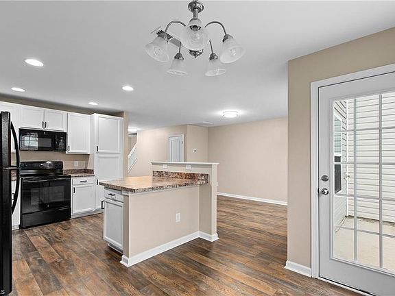 5th image of 502 Song Sparrow Ln