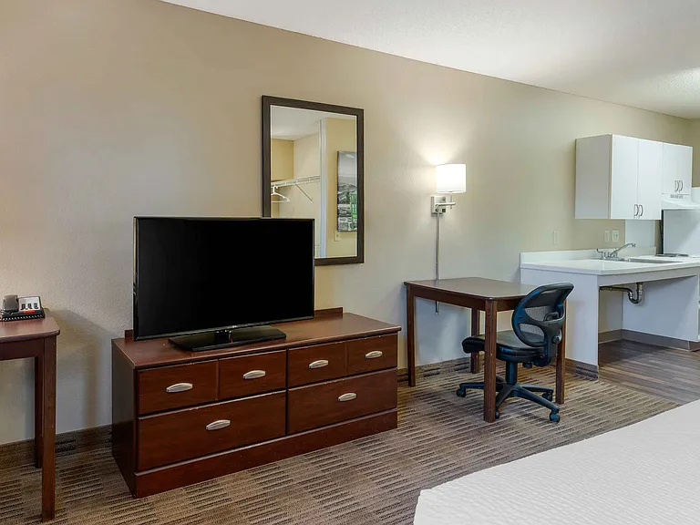 Studio Suite - 1 Queen Bed