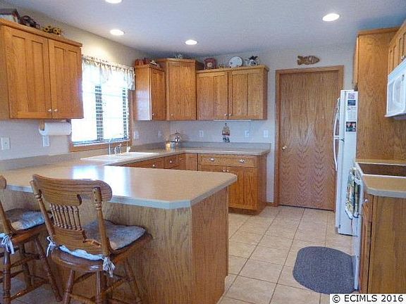 4th image of 657 Missy Dr