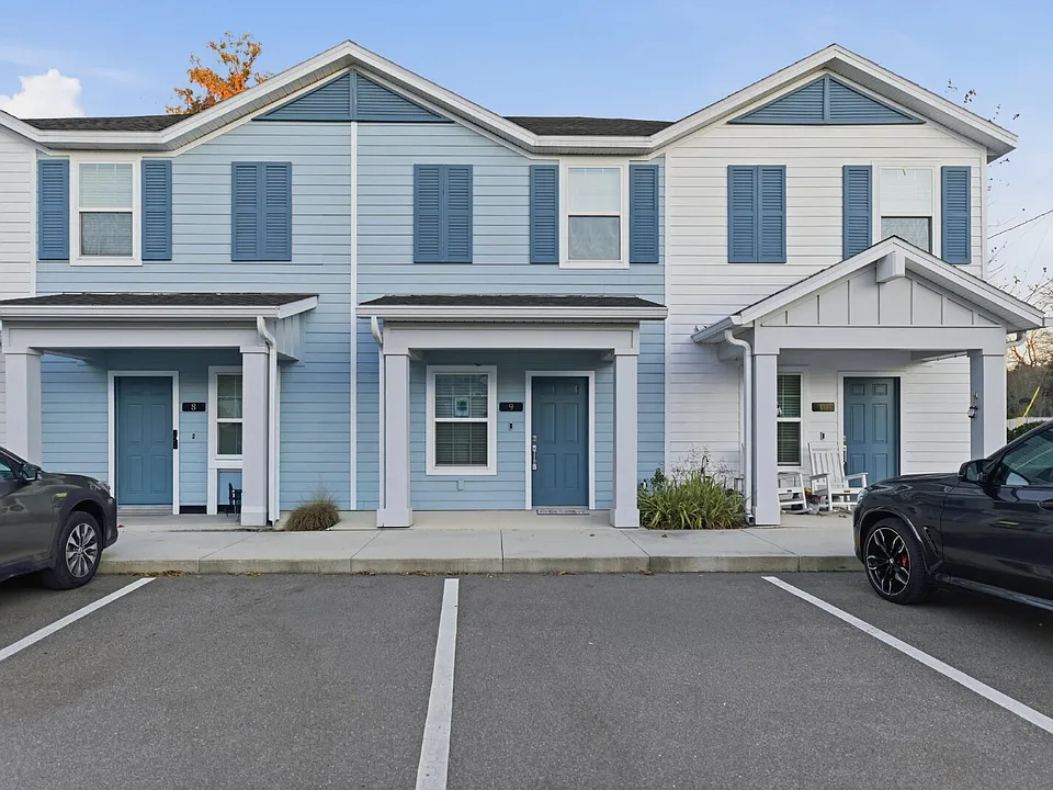 3409 SW 34th Avenue Cir #9