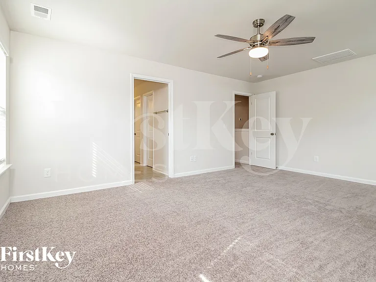 212 Ashborne Ln — Photo 7
