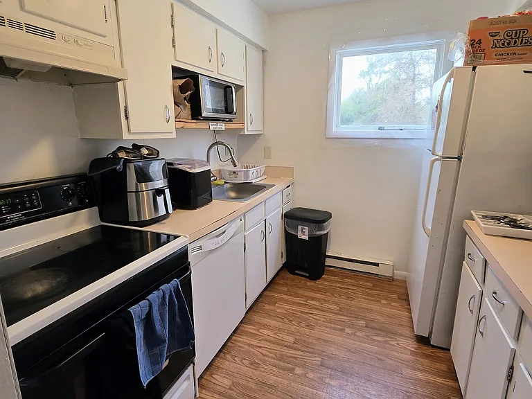213 Grantwood Dr — Photo 2