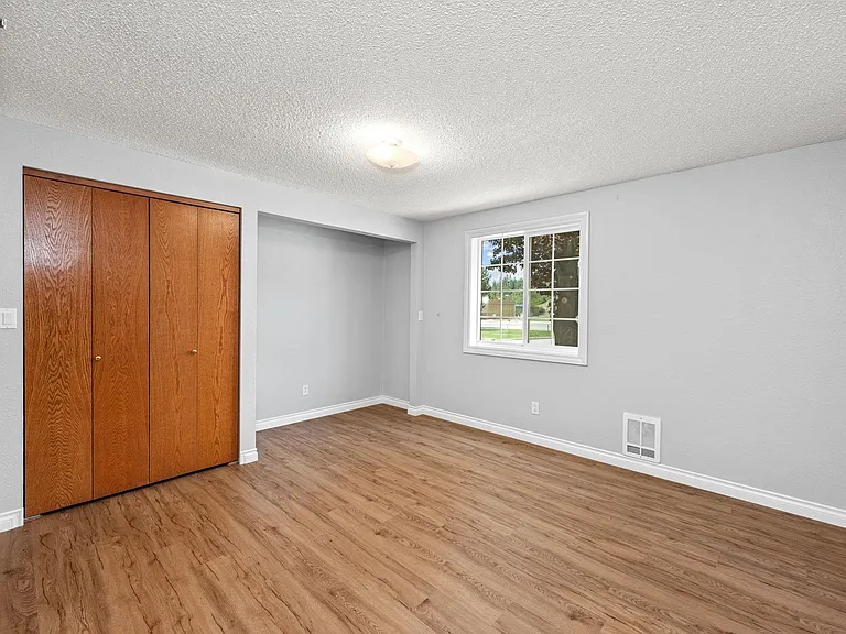 15906 E Broad Ave — Photo 11