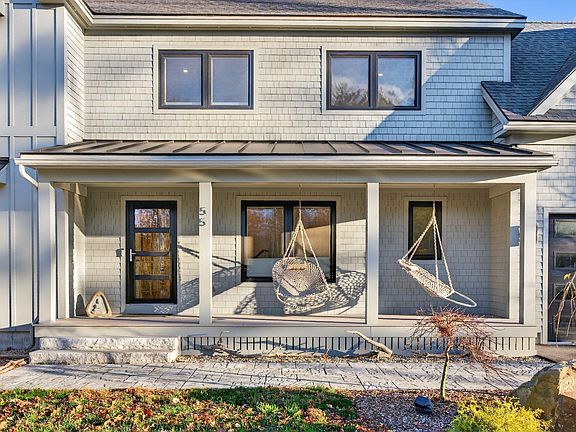 2nd image of 55 Hawthorne Lane