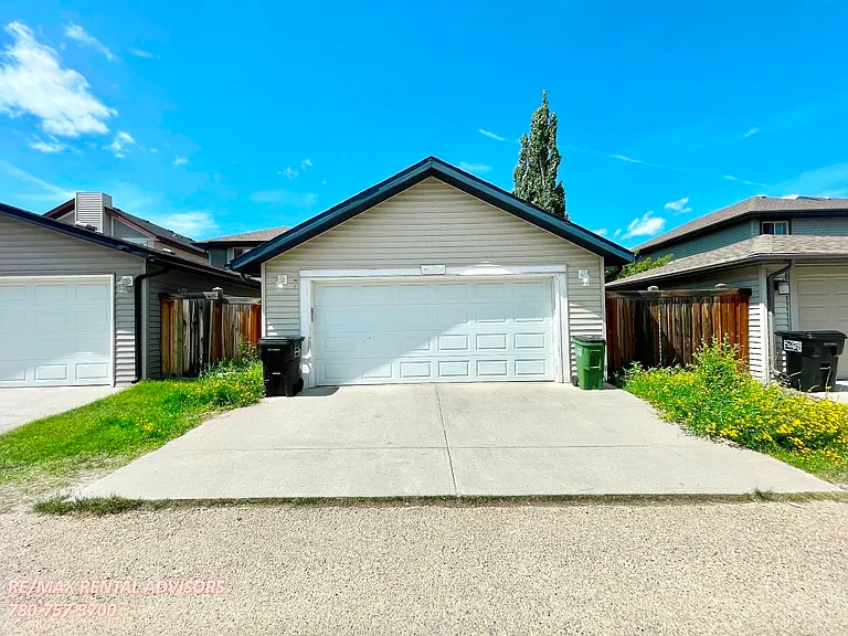 2429 Austin Cres SW — Photo 26