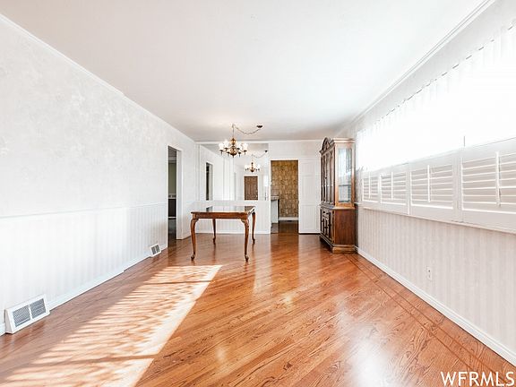 5th image of 9555 S Temple Dr