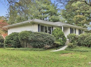 3 Salem Pl, Valhalla, NY 10595