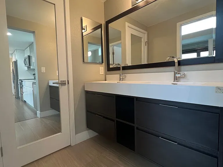 2 bed/2 bath charming TINY house in Concord — Photo 11